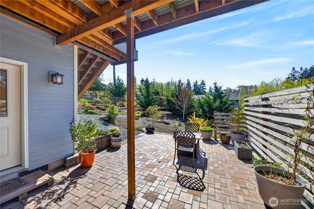1268 Curtis Wy, Freeland, WA 98249
