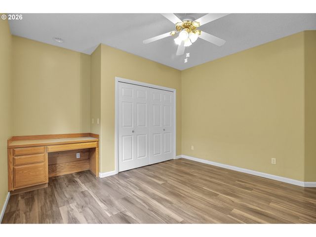 11415 Se HIGHLAND Loop, Clackamas, OR 97015