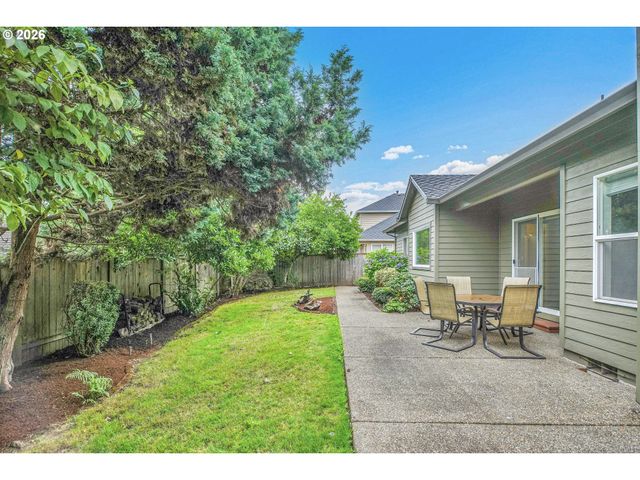 11415 Se HIGHLAND Loop, Clackamas, OR 97015