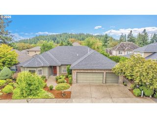 11415 Se HIGHLAND Loop, Clackamas, OR 97015