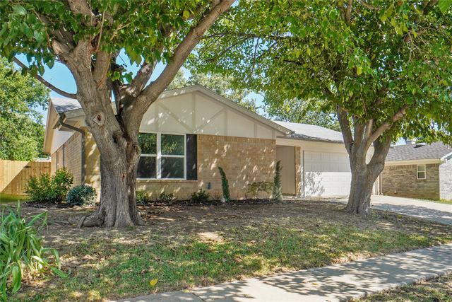 6517 Ridglea Drive, Watauga, TX 76148