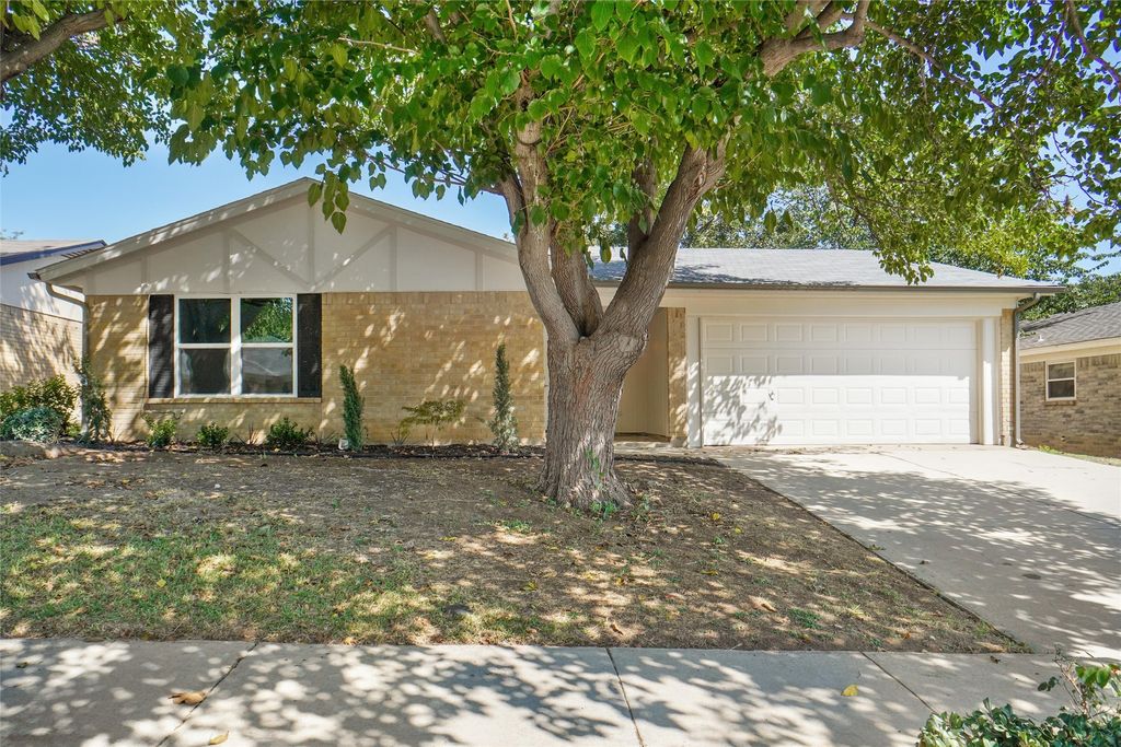 6517 Ridglea Drive, Watauga, TX 76148