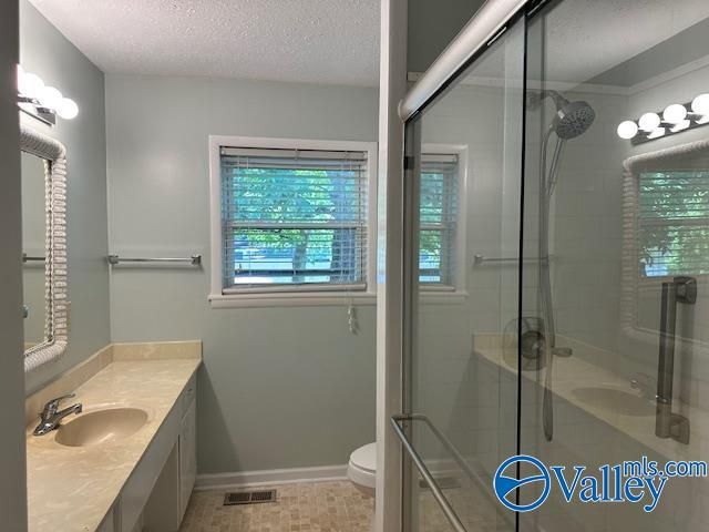 3405 Colonial Drive, Guntersville, AL 35976