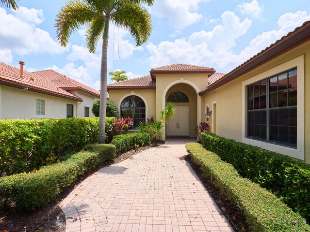 6490 Sparrow Hawk Drive, West Palm Beach, FL 33412
