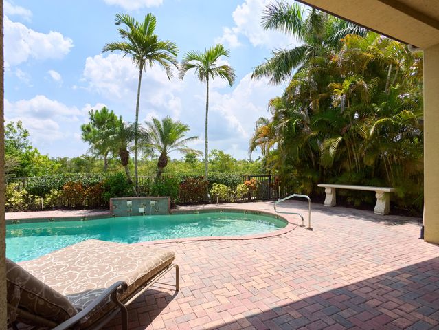 6490 Sparrow Hawk Drive, West Palm Beach, FL 33412