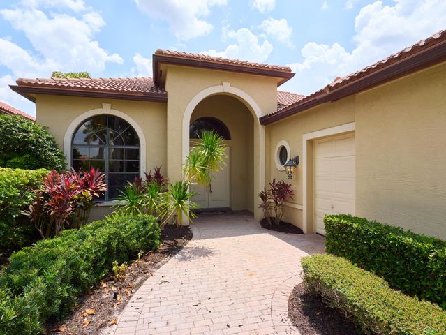 6490 Sparrow Hawk Drive, West Palm Beach, FL 33412