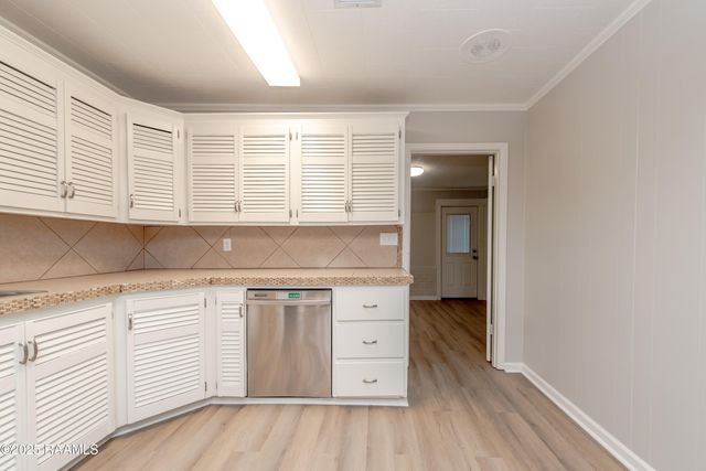 208 N Cunningham Street, Rayne, LA 70578