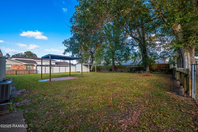 208 N Cunningham Street, Rayne, LA 70578