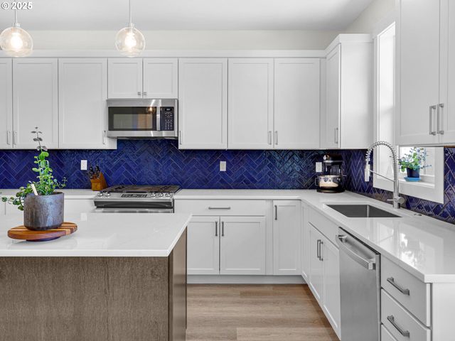 35680 BELLA RIDGE Loop, Astoria, OR 97103