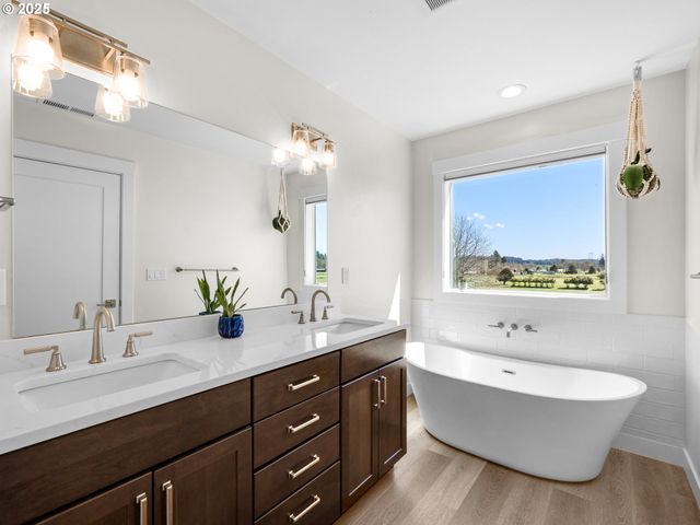 35680 BELLA RIDGE Loop, Astoria, OR 97103