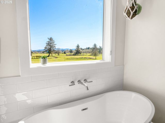 35680 BELLA RIDGE Loop, Astoria, OR 97103
