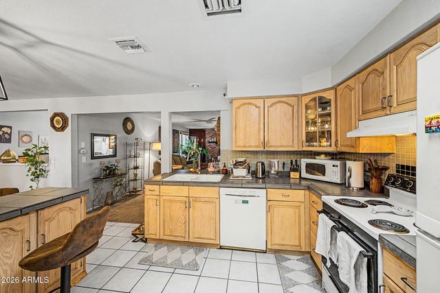 5515 W HATCHER Road, Glendale, AZ 85302