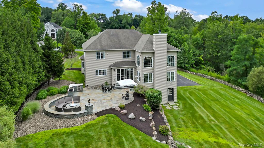 31 Greenwich Avenue, Central Valley, NY 10917 — photo 3