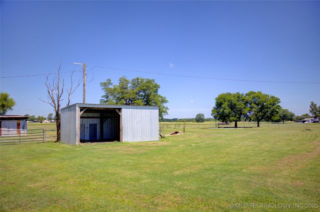 9449 S 74th Street W, Oktaha, OK 74450