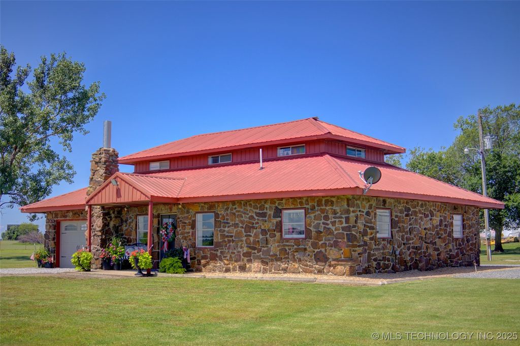 9449 S 74th Street W, Oktaha, OK 74450