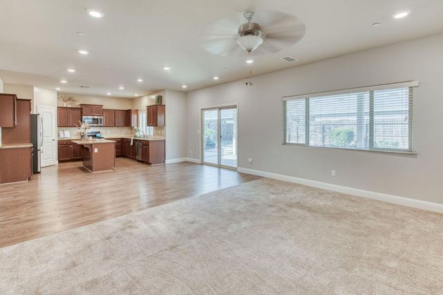 3341 N Pearwood Avenue, Fresno, CA 93727