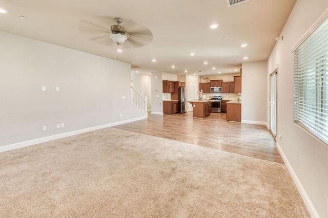 3341 N Pearwood Avenue, Fresno, CA 93727