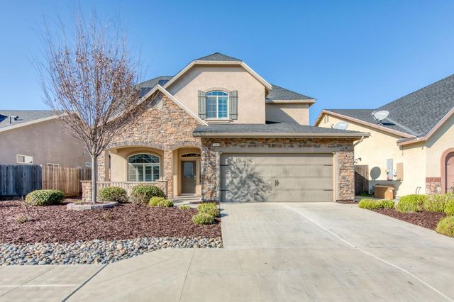 3341 N Pearwood Avenue, Fresno, CA 93727