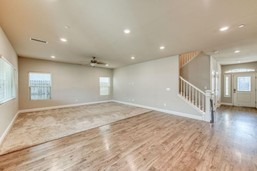 Image 15 of property listing at 3341 N Pearwood Avenue, Fresno, CA 93727