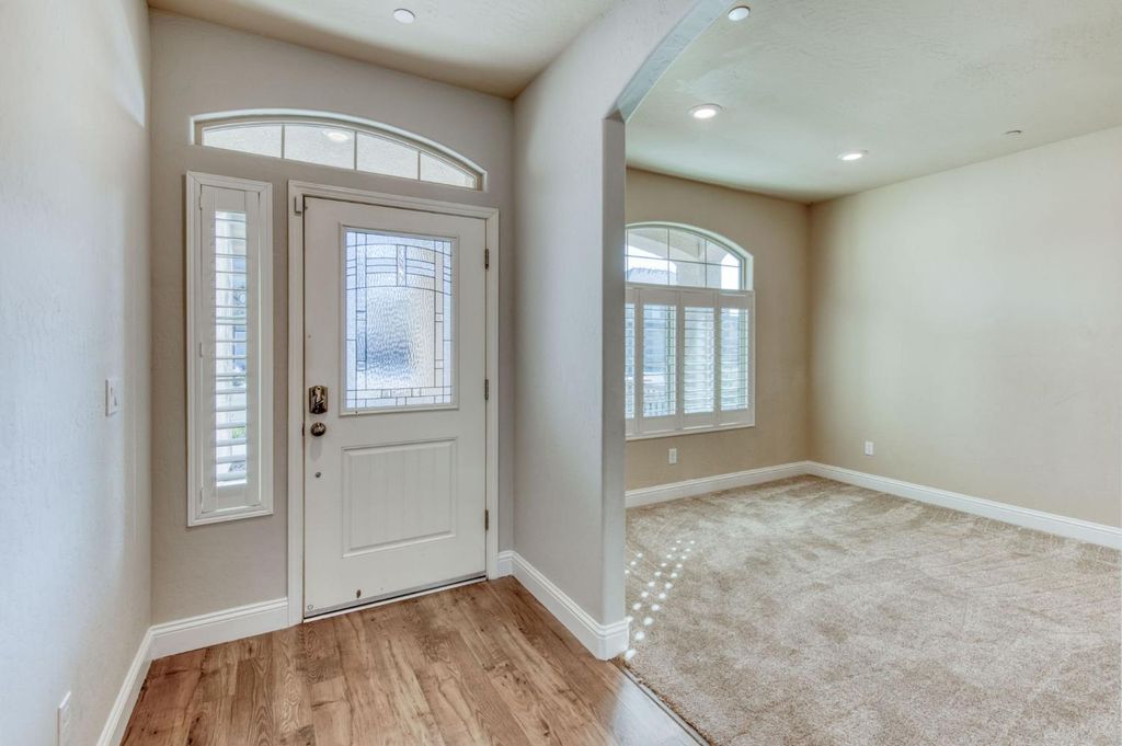 Image 4 of property listing at 3341 N Pearwood Avenue, Fresno, CA 93727