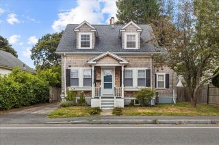321 Winter Street, Hyannis, MA 02601