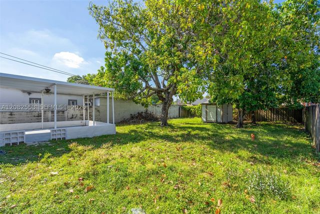 739 W 30th St, Hialeah, FL 33012