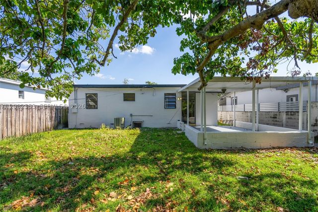 739 W 30th St, Hialeah, FL 33012