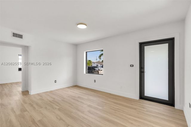 739 W 30th St, Hialeah, FL 33012