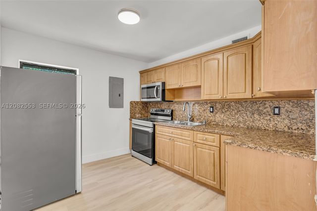 739 W 30th St, Hialeah, FL 33012