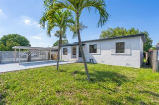 739 W 30th St, Hialeah, FL 33012
