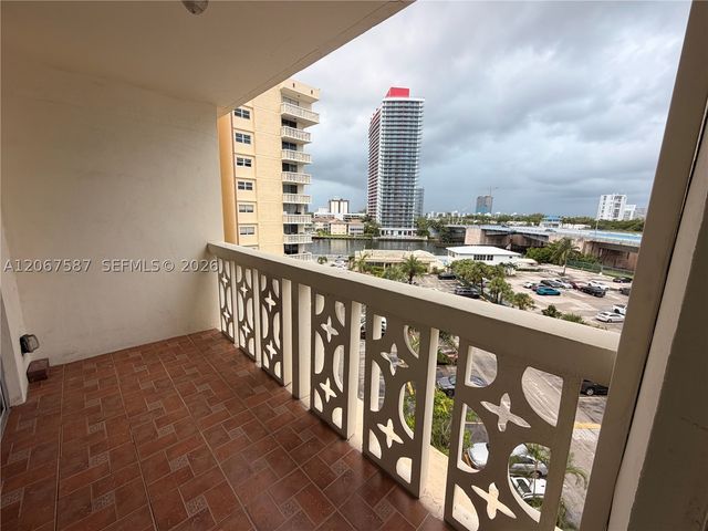 1825 S Ocean Dr 607, Hallandale Beach, FL 33009