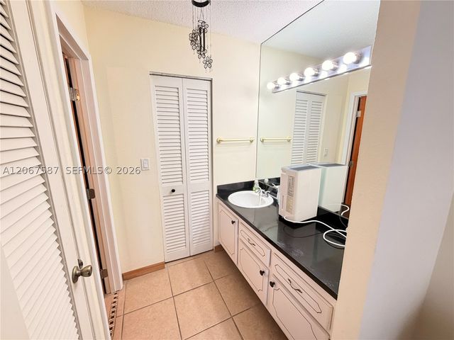 1825 S Ocean Dr 607, Hallandale Beach, FL 33009