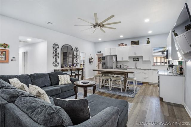 4921 Shay Road, Kingston, OK 73439