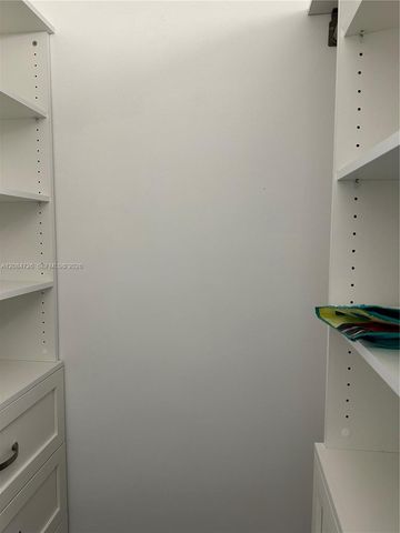 1333 E Hallandale Beach Boulevard 423, Hallandale Beach, FL 33009