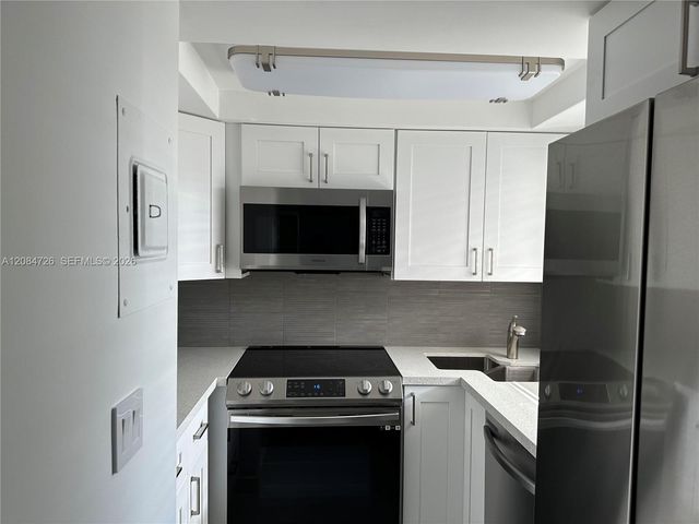 1333 E Hallandale Beach Boulevard 423, Hallandale Beach, FL 33009