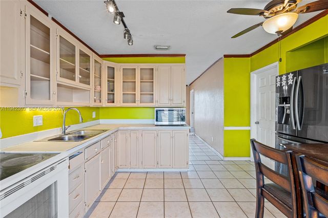 131 NW 19th St, Pompano Beach, FL 33060