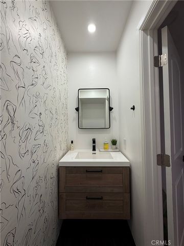 7787 Via Cassano, Burbank, CA 91504