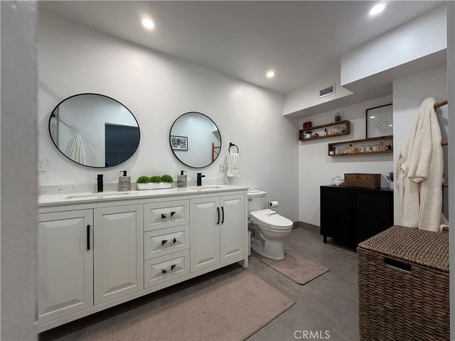 7787 Via Cassano, Burbank, CA 91504