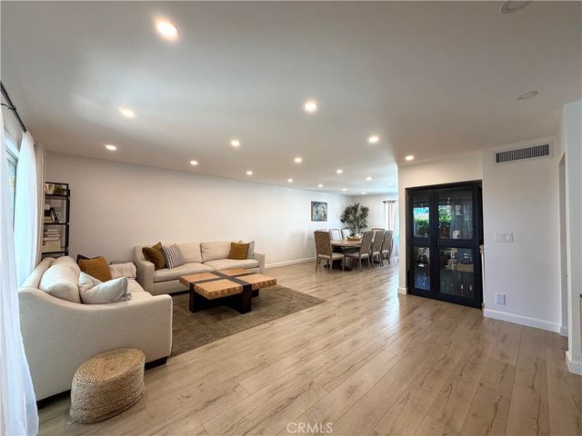 7787 Via Cassano, Burbank, CA 91504