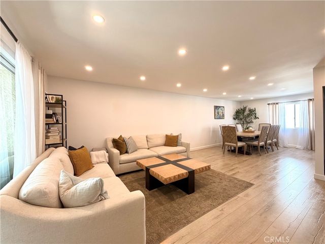 7787 Via Cassano, Burbank, CA 91504