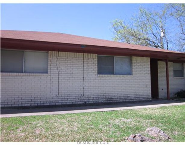 1913 Pine Tree Drive B, Bryan, TX 77802