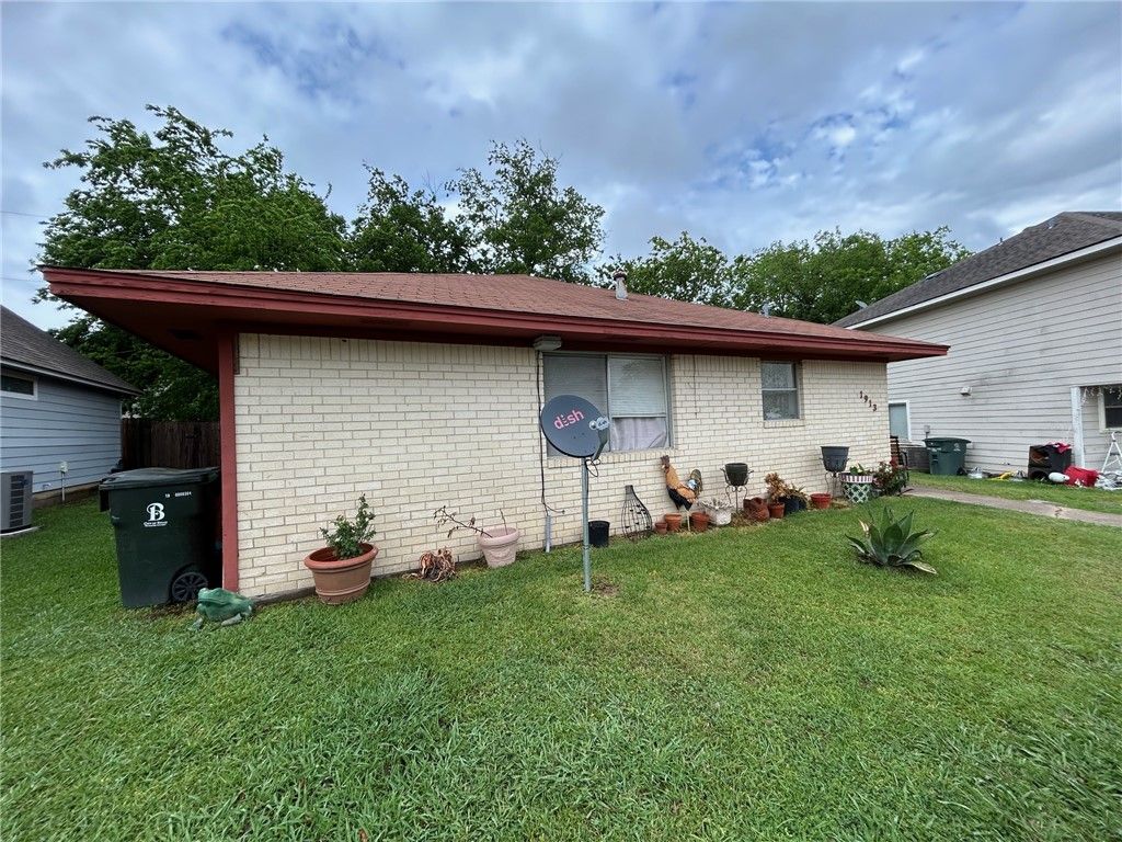 1913 Pine Tree Drive B, Bryan, TX 77802