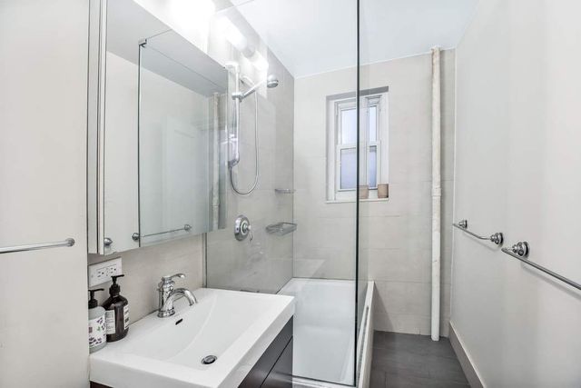 135 E 39th St Apt 3D, New York City, NY 10016
