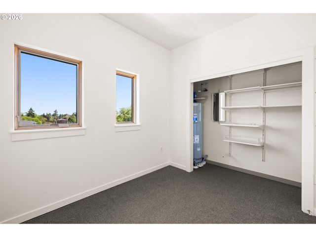 2525 N KILLINGSWORTH St 311, Portland, OR 97217