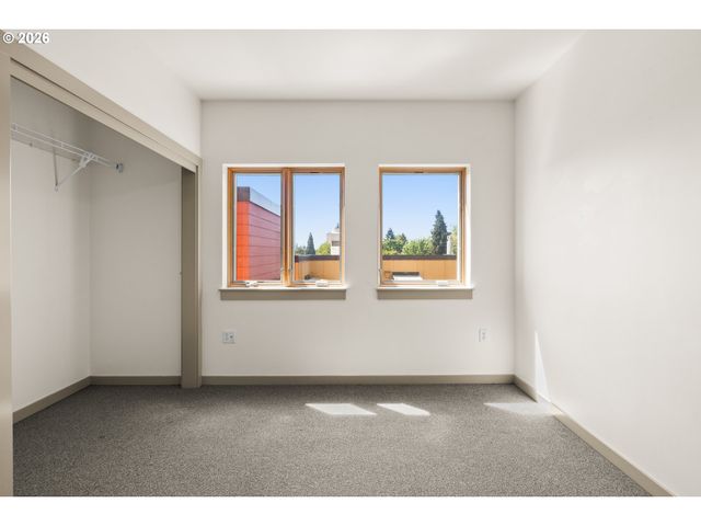 2525 N KILLINGSWORTH St 311, Portland, OR 97217
