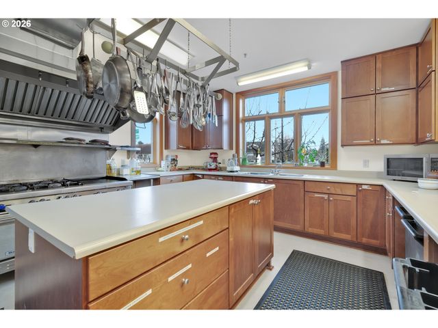 2525 N KILLINGSWORTH St 311, Portland, OR 97217