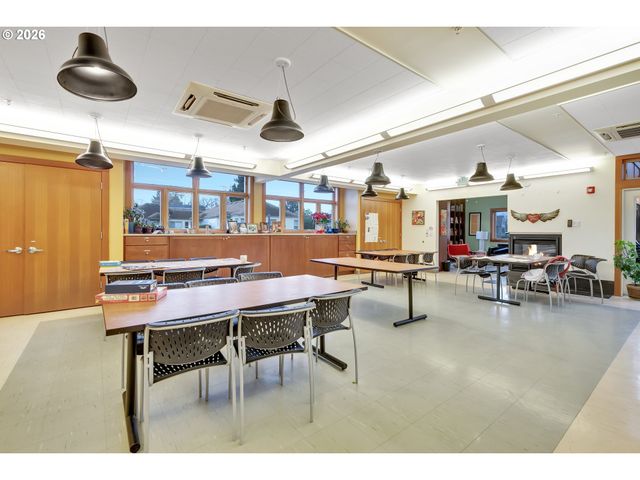 2525 N KILLINGSWORTH St 311, Portland, OR 97217