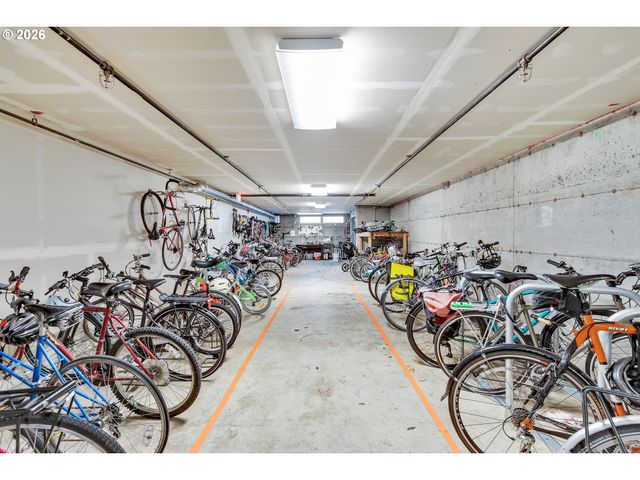 2525 N KILLINGSWORTH St 311, Portland, OR 97217