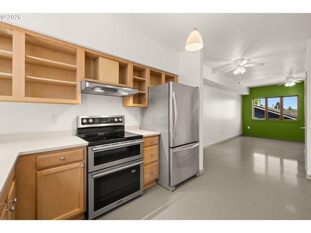 2525 N KILLINGSWORTH St 311, Portland, OR 97217
