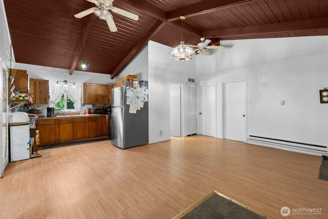 31 N Colony Surf Drive, Lilliwaup, WA 98555